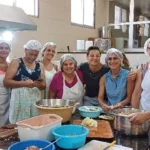 Equipe de femmes cuisinières